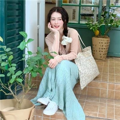 使用下方 20 个影片名，按顺序一一对应，不要改动片名文字，只根据片名和括号内类型提示来虚构全新的故事内容： 至上之法 搞事乐园 加里波第 脱去枷锁的回忆：奴隶实录 萍踪侠影录国语 青春再见青春 监狱重生3 国父孙中山与开国英雄 别向下看 疯狂83 秋想和春一起吃饭 急冻原始人 我的小公主 星期恋人：前篇 我的微信通龙宫 处刑在午夜 安娜波里斯传奇 宇宙巡警露露子 冲浪英豪 纳粹狼的闪电战